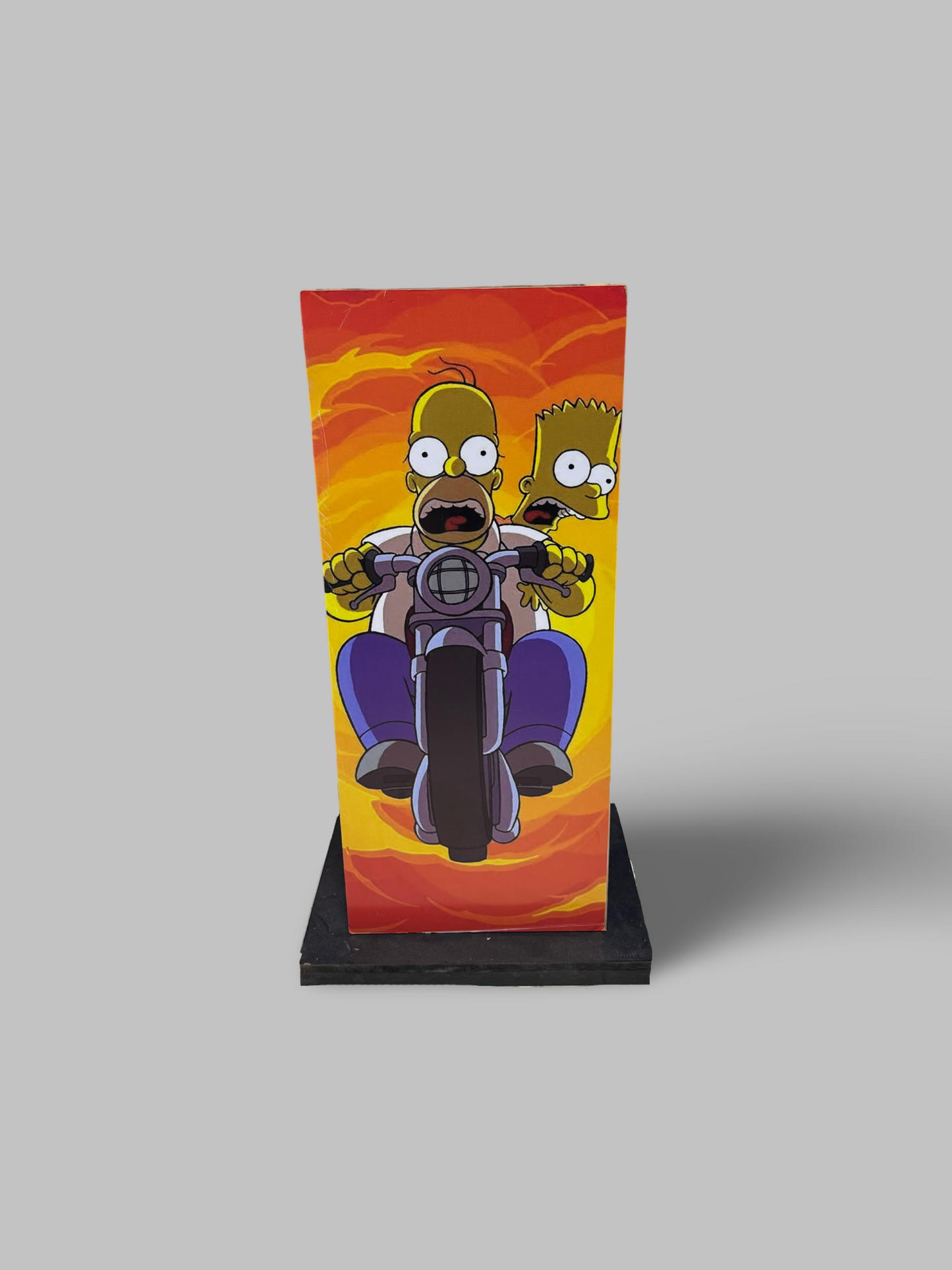 Tablero Arcade con Pedestal de Los Simpsons