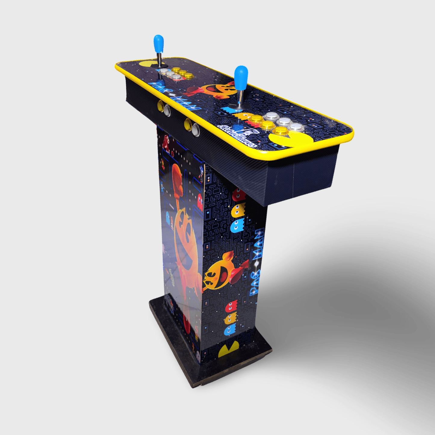 Tablero Arcade con Pedestal de Pac Man