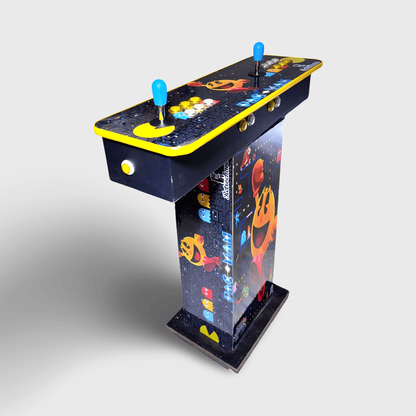 Tablero Arcade con Pedestal de Pac Man